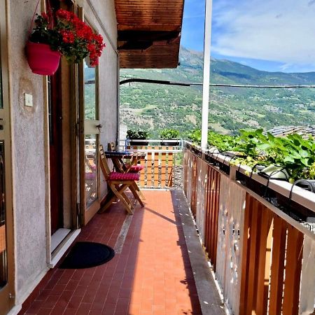 La Casetta Di Giorgia Fenis Kültér fotó